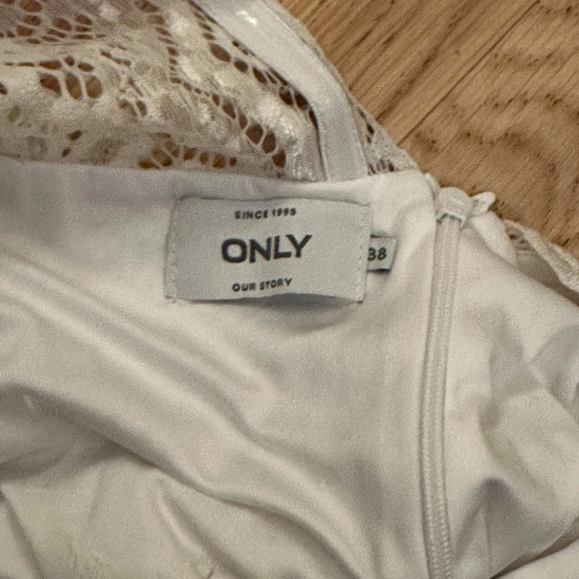 Vit spetsklänning/studentklänning - 3