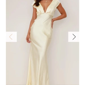 Gul balklänning - Ny klänning med prislappen kvar. Storlek 10 som är 36-38💛