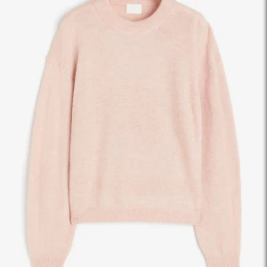 Ljusrosa stickad tröja - Mysig ljusrosa stickad tröja i storlek XS. nästan helt oanvänd