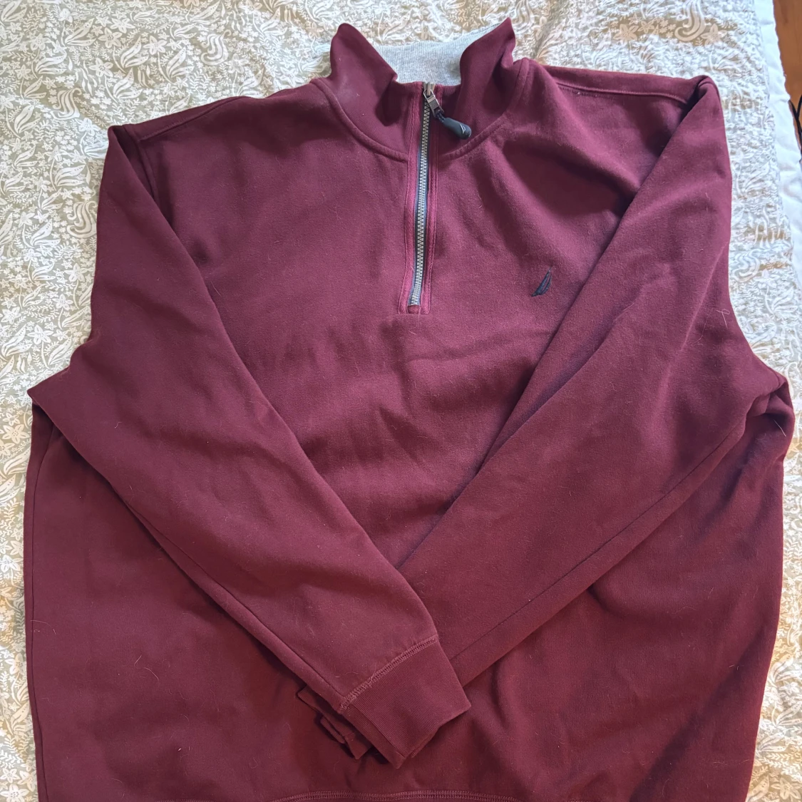 Vinröd fleece-tröja med halv dragkedja från Nautica