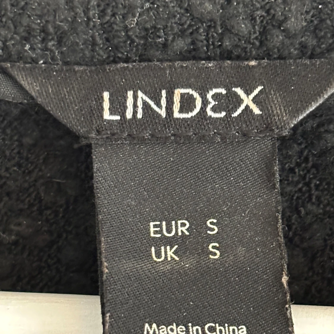 Svart stickad tröja från Lindex - 1