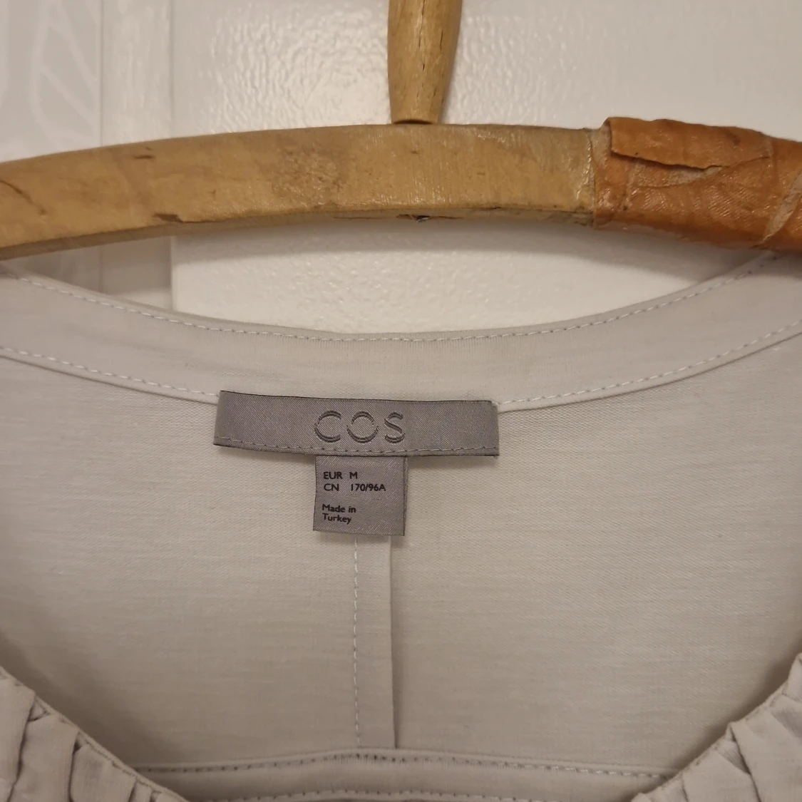 Ljusgrå/ljusblå långklänning med bälte från COS - 2