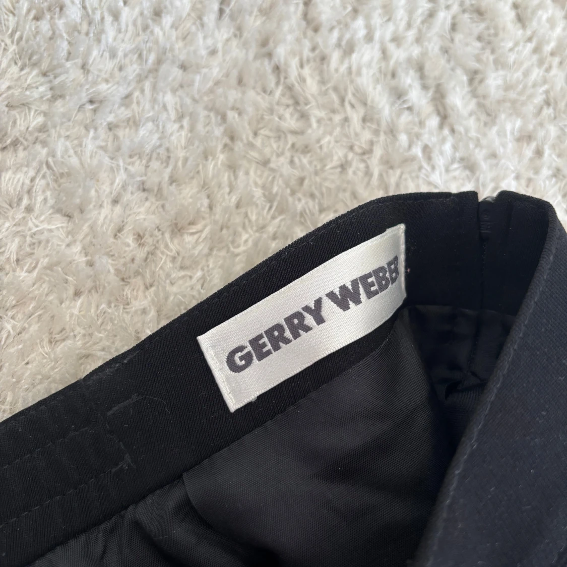 Svart långkjol från Gerry Weber - 2
