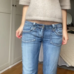 Lågmidjade jeans - Snygga jeans från Only med bootcut 🙌 inte säker på om jag vill sälja, så säljer endast vid bra pris, men pris kan diskuteras 💓 midjemått cirka 38cm