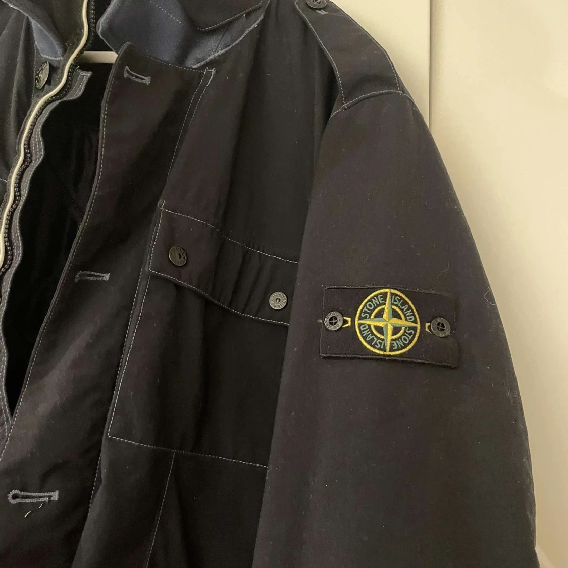 Svart jacka från Stone Island - 4