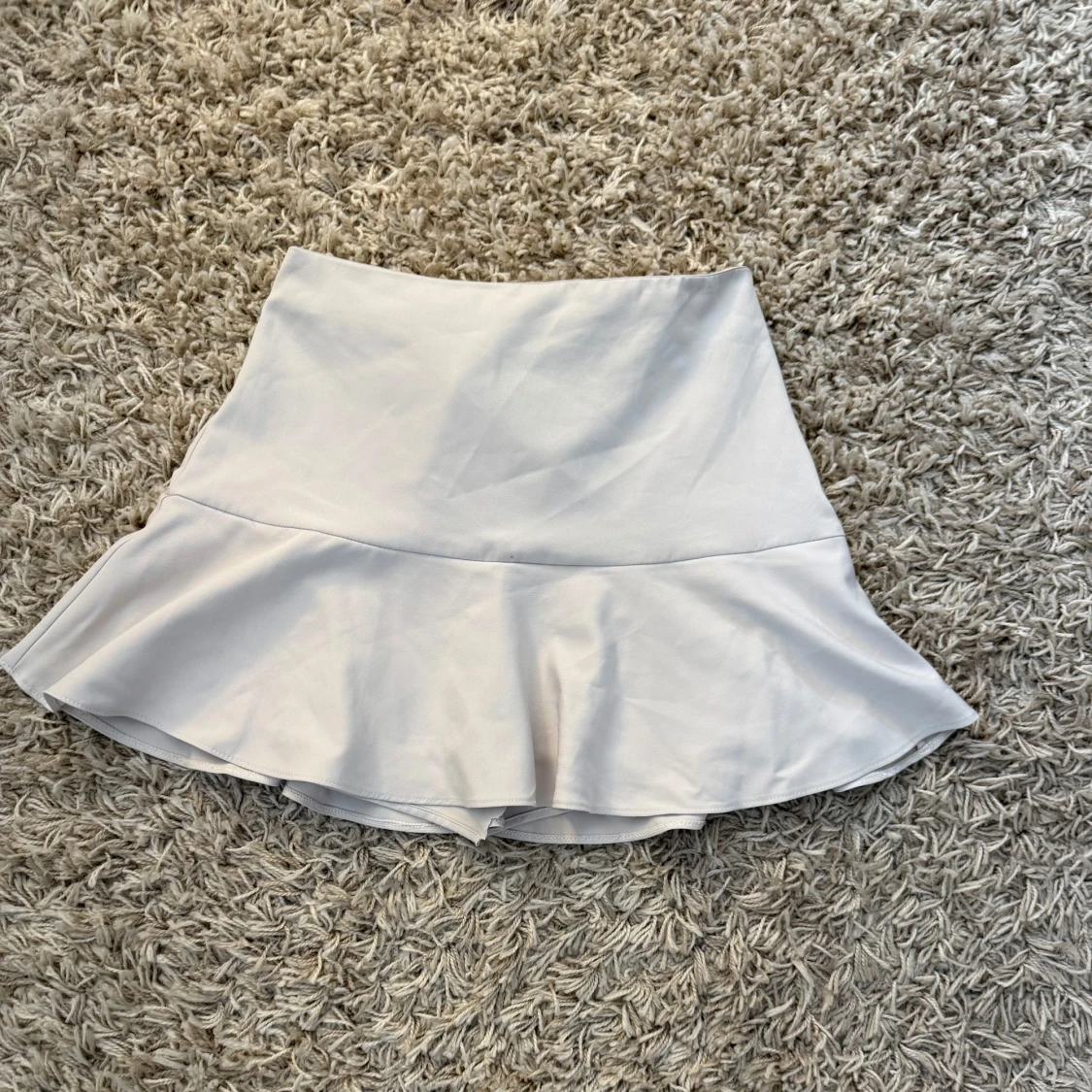 Beige/Vit Kjol från Zara