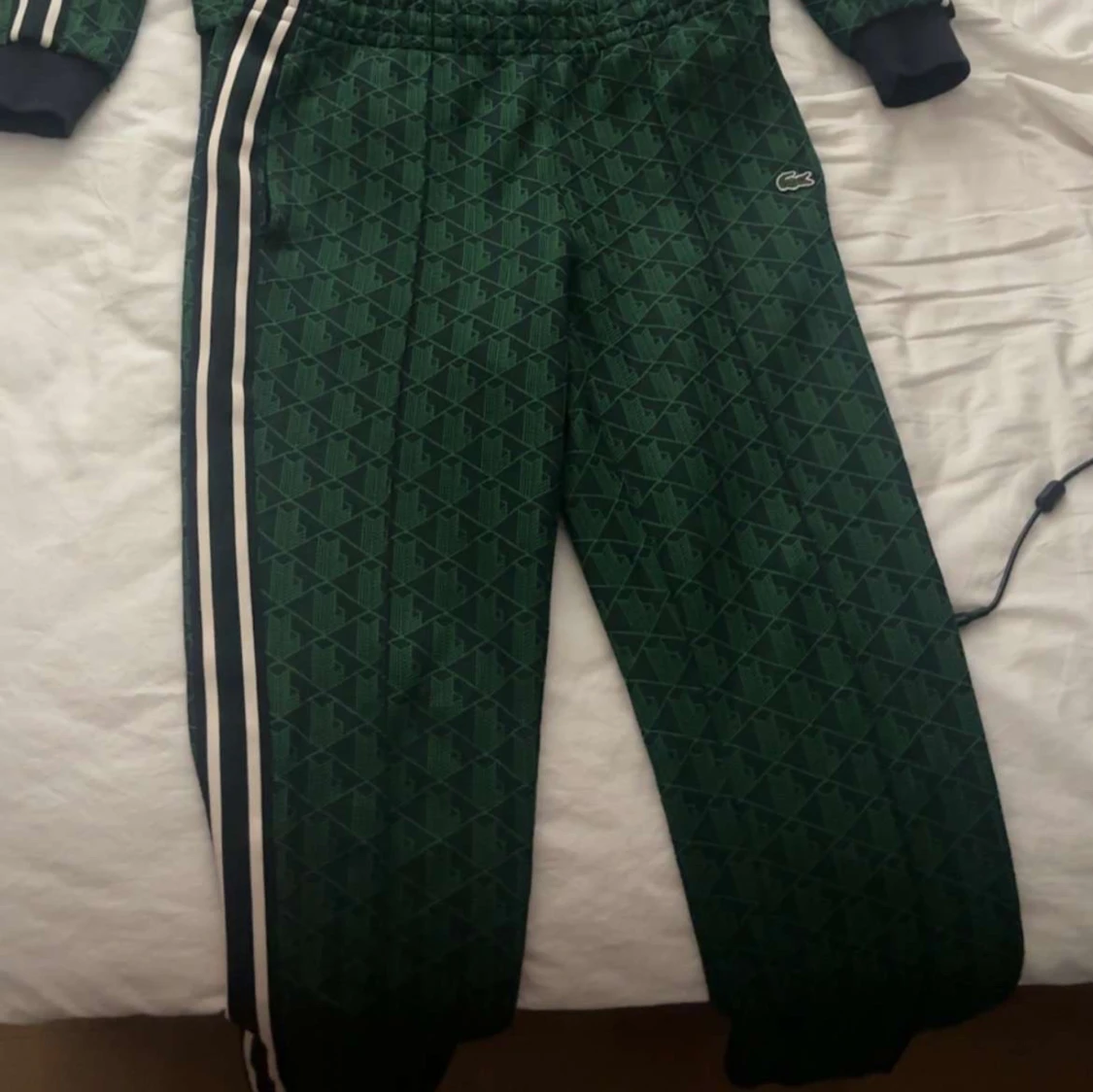 Grön dress från Lacoste med mönster - 1