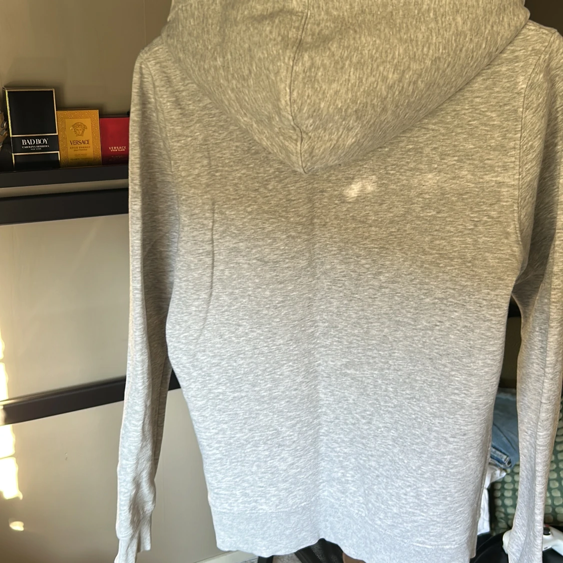 Grå hoodie från Jack & Jones - 1