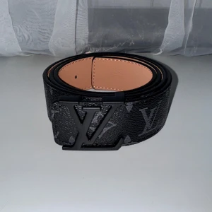 Lv bälte - Helt nytt svart bälte storlek 115 cm 
