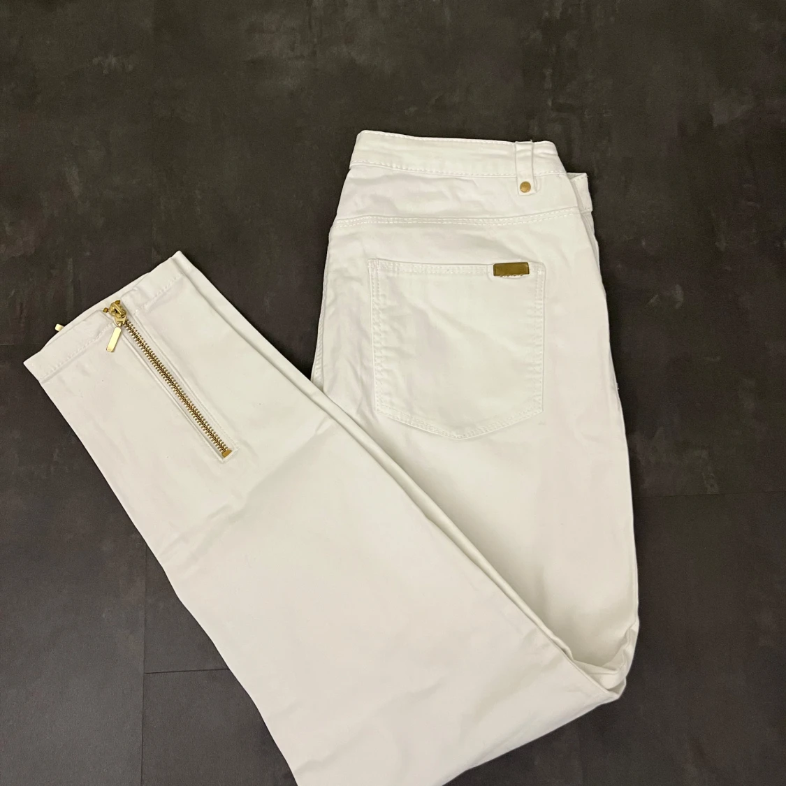 Vita jeans från H&M