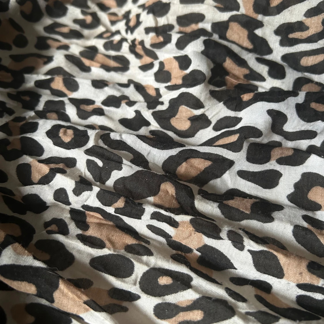 Leopardmönstrad halsduk - 1