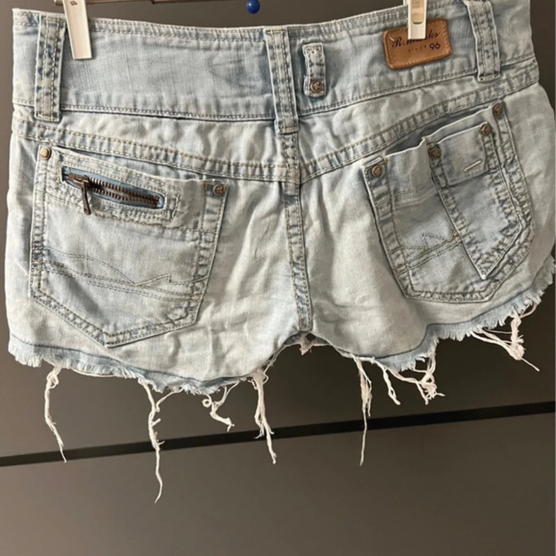 Low waist jeansshorts från R.marks - 1