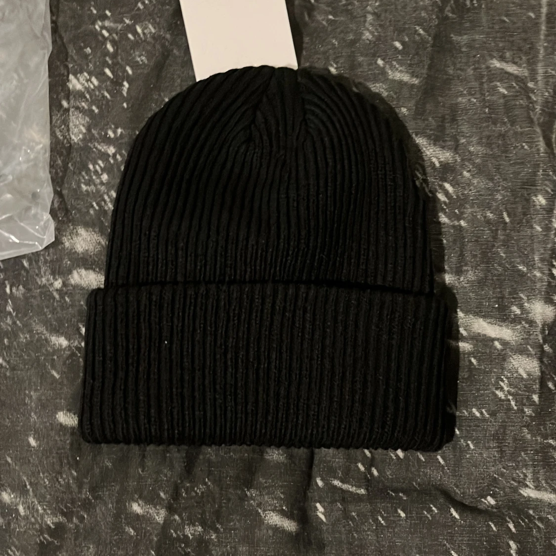 Svart ribbad mössa från Moncler - 1