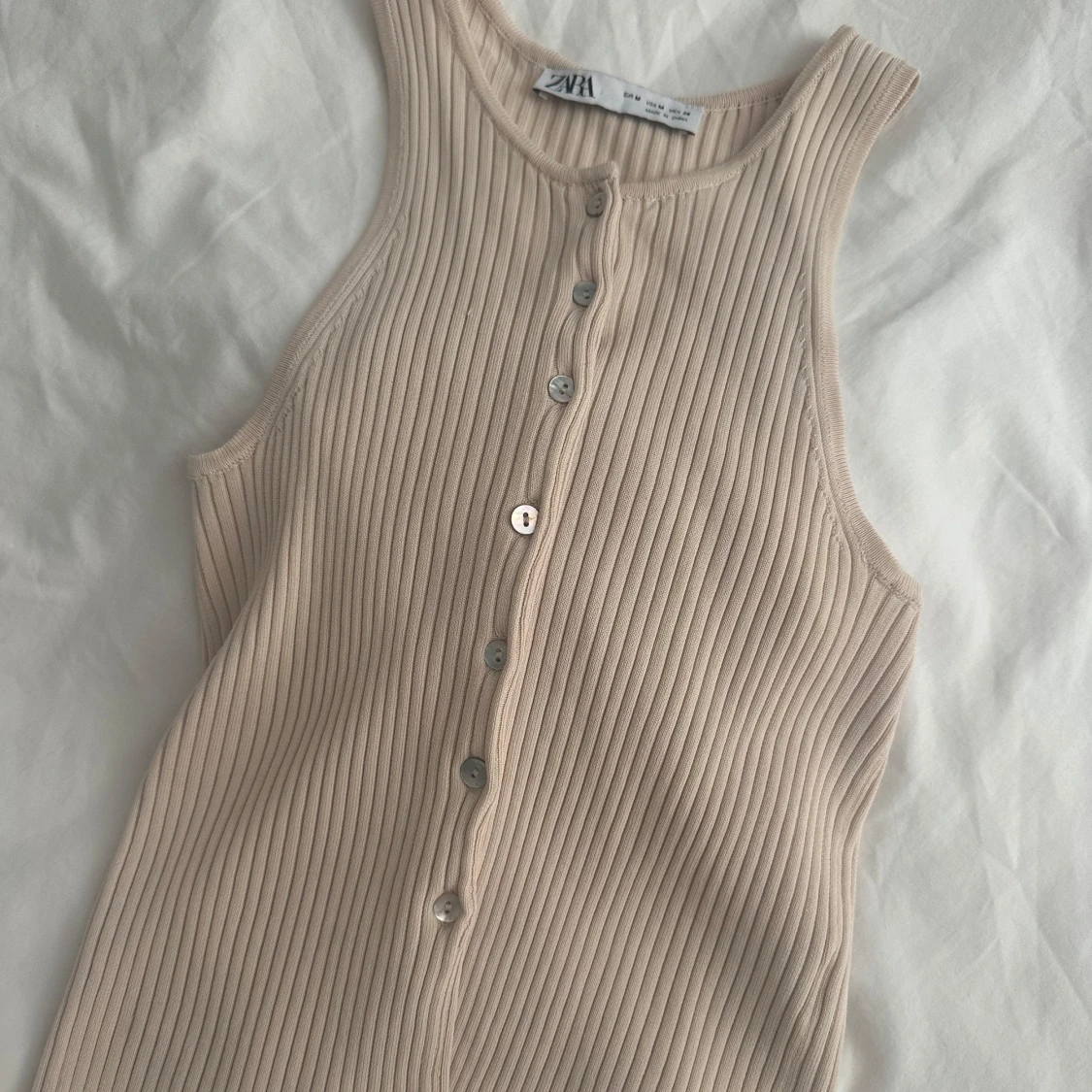 Beige ribbad topp från Zara - 1