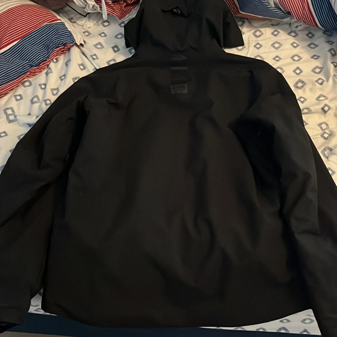 Svart vindjacka från Helly Hansen - 2