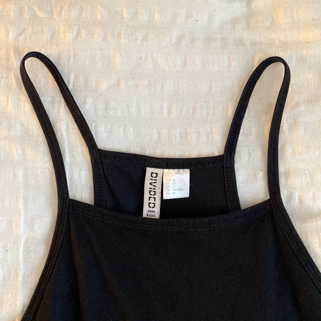 Svart croppad linnetopp H&M Divided - 3