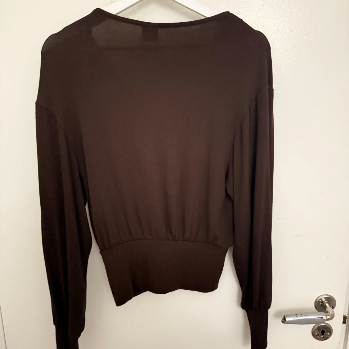 Brun kofta från Gina Tricot med knappar - 1