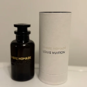 Louis Vuitton Ombre Nomade  - Säljer nu min Ombre Nomade då jag känner att den är lite för mörk i doften för min smak, flaskan är endast testsprayad (ca 3 spray tagna). Kan både mötas upp och frakta flaskan.