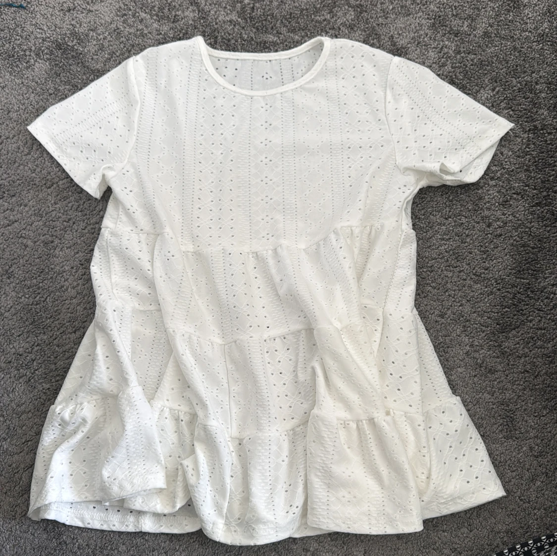 Kort vit somrig blus  - 1