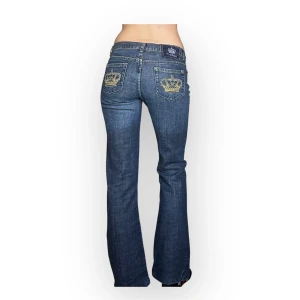 Victoria Beckham bootcut jeans - Selling these lowrise bootcut jeans from Victoria Beckham, size w28 (fits an S in my opinion) Measurements: waist across: 37cm and inner leg length: 77cm. Feel free to reach out if you have any questions about other measurements or details!💞