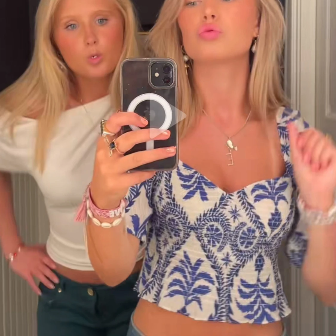 Söt topp med puffärm - 4