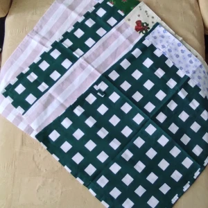 Miljövänliga kökshanddukar (3 för 50) - Miljövänliga Kökshanddukar (En perfekt present)  Upptäck vår kollektion av kökshanddukar tillverkade av återvunnet tyg, skapade för dig som uppskattar kvalitet, design och miljömedvetenhet. Perfekt för att torka händerna eller ytor. Finns i flera storlekar, färger och stilar – de ger din kök en unik touch samtidigt som de är ett hållbart val i vardagen.  🌿 Miljövänligt material: Tillverkade av återvunna textilier för att minska miljöpåverkan utan att tumma på mjukhet eller uppsugningsförmåga. 🎨 