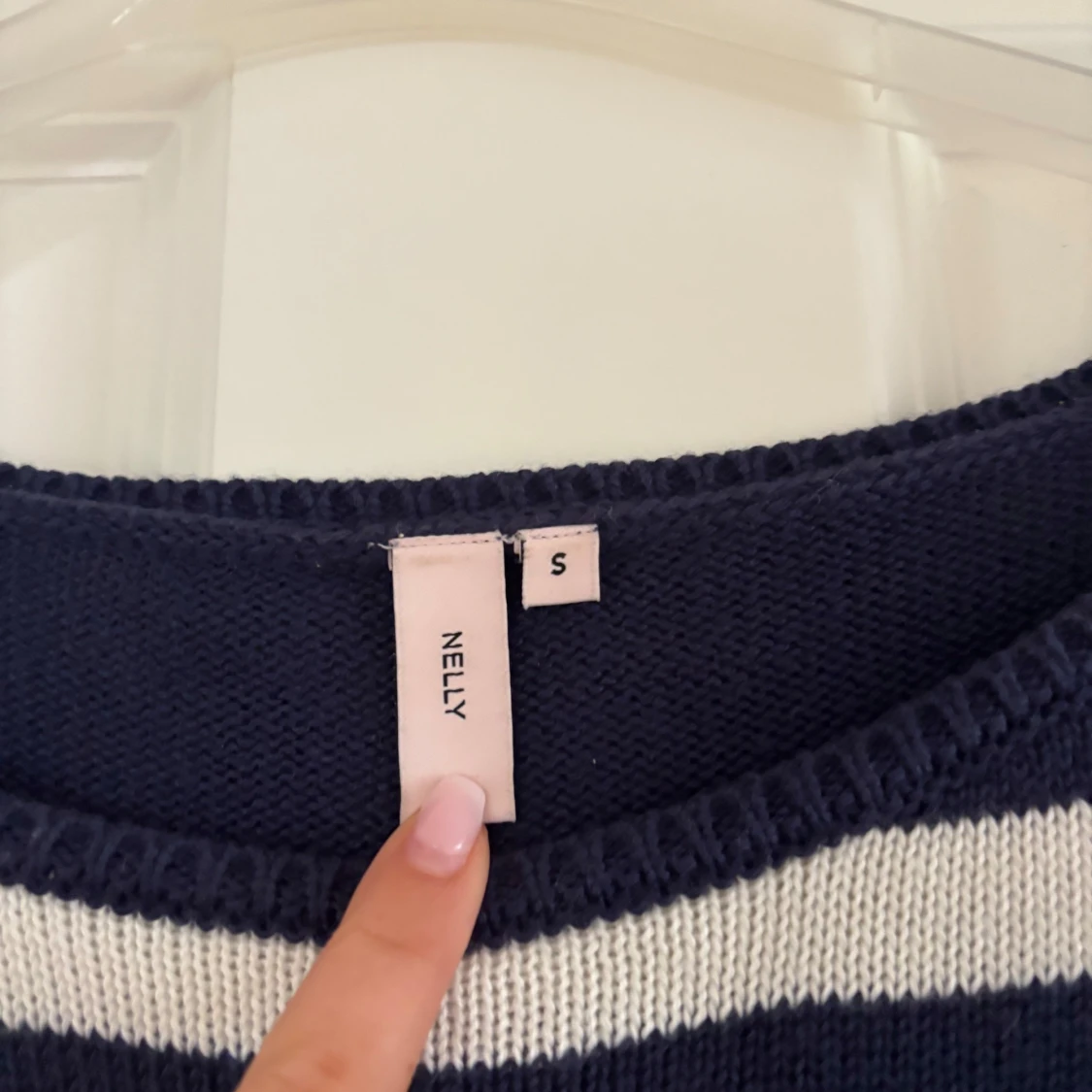 Randig stickad klänning från Nelly - 1