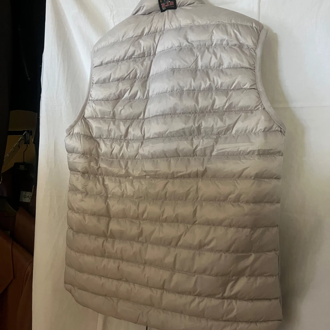 Beige dunväst från Parajumpers - 1