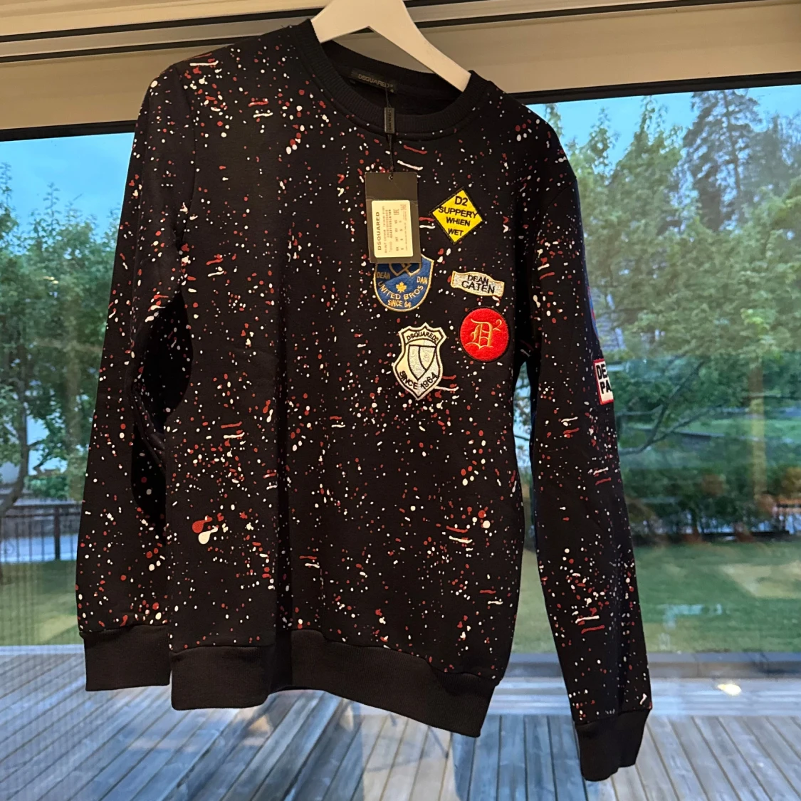 Svart Dsquared2 sweatshirt med badges