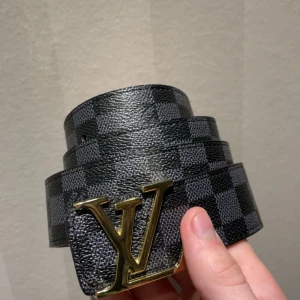 L bälte V - Helt oanvänt. skriv för frågor! fler storlekar och färger i profilen!! 