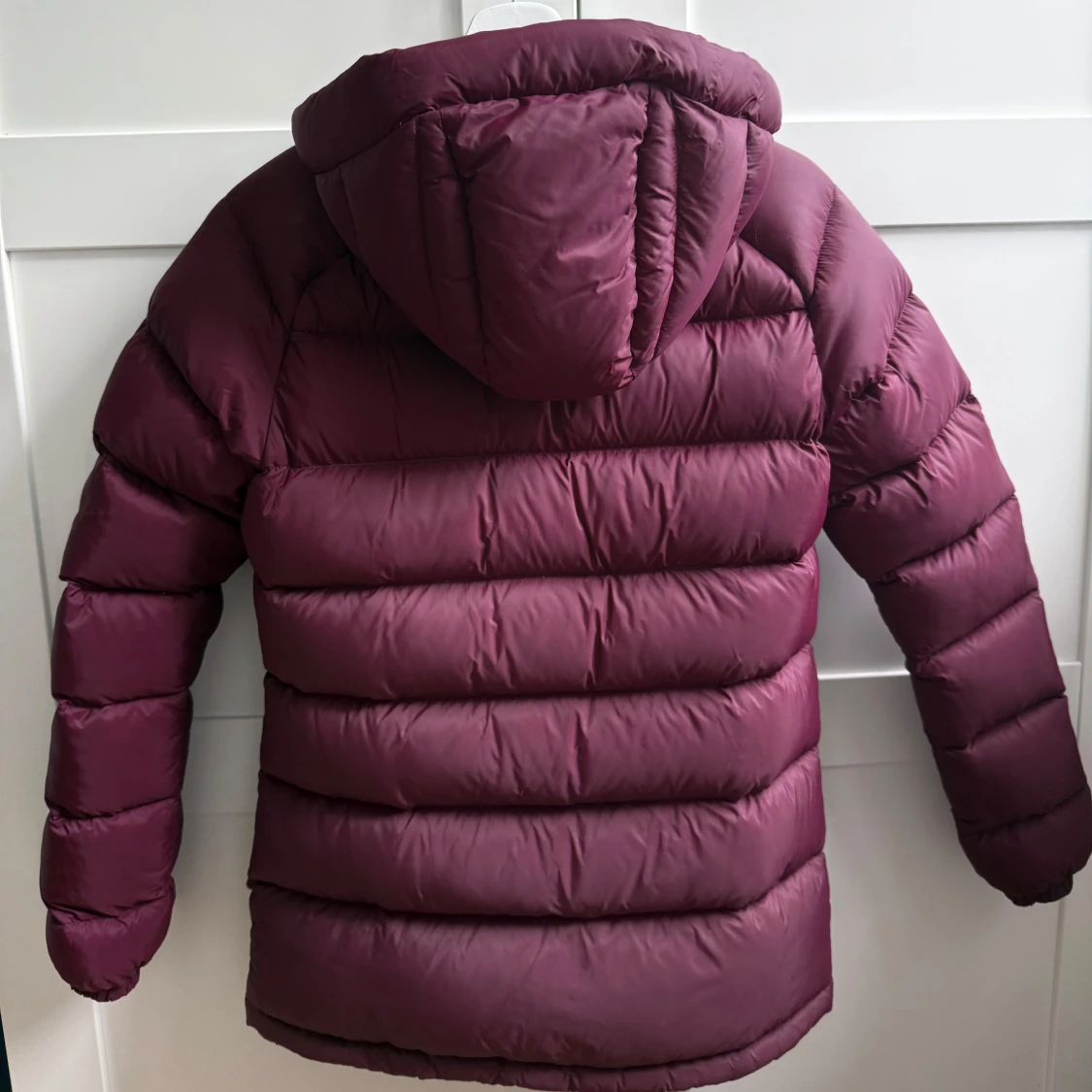 Vinröd dunjacka Peak Performance XS - 1