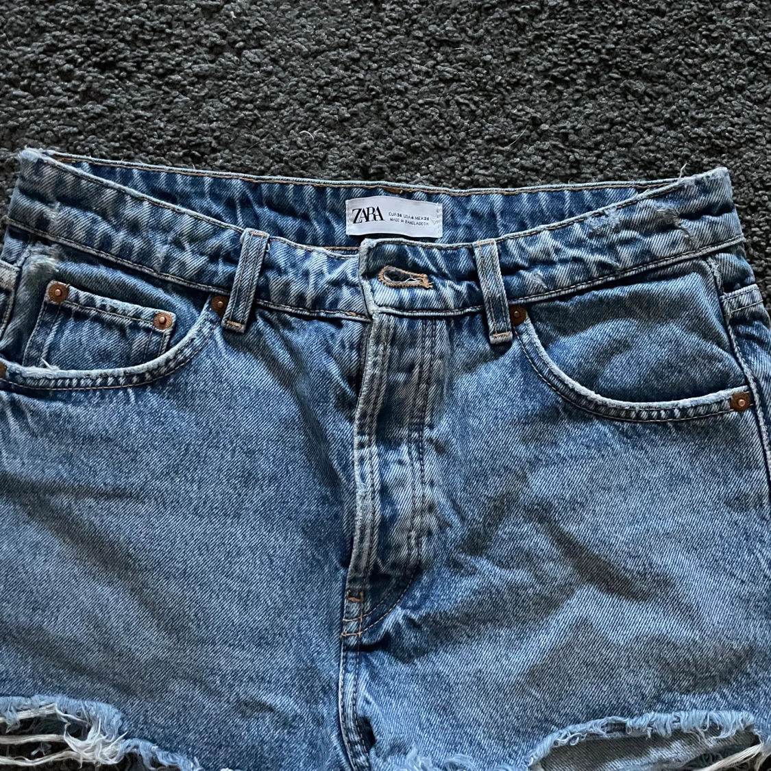 Blå jeansshorts från Zara