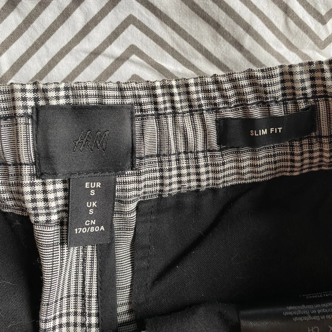 Rutig slim fit byxa från H&M - 2