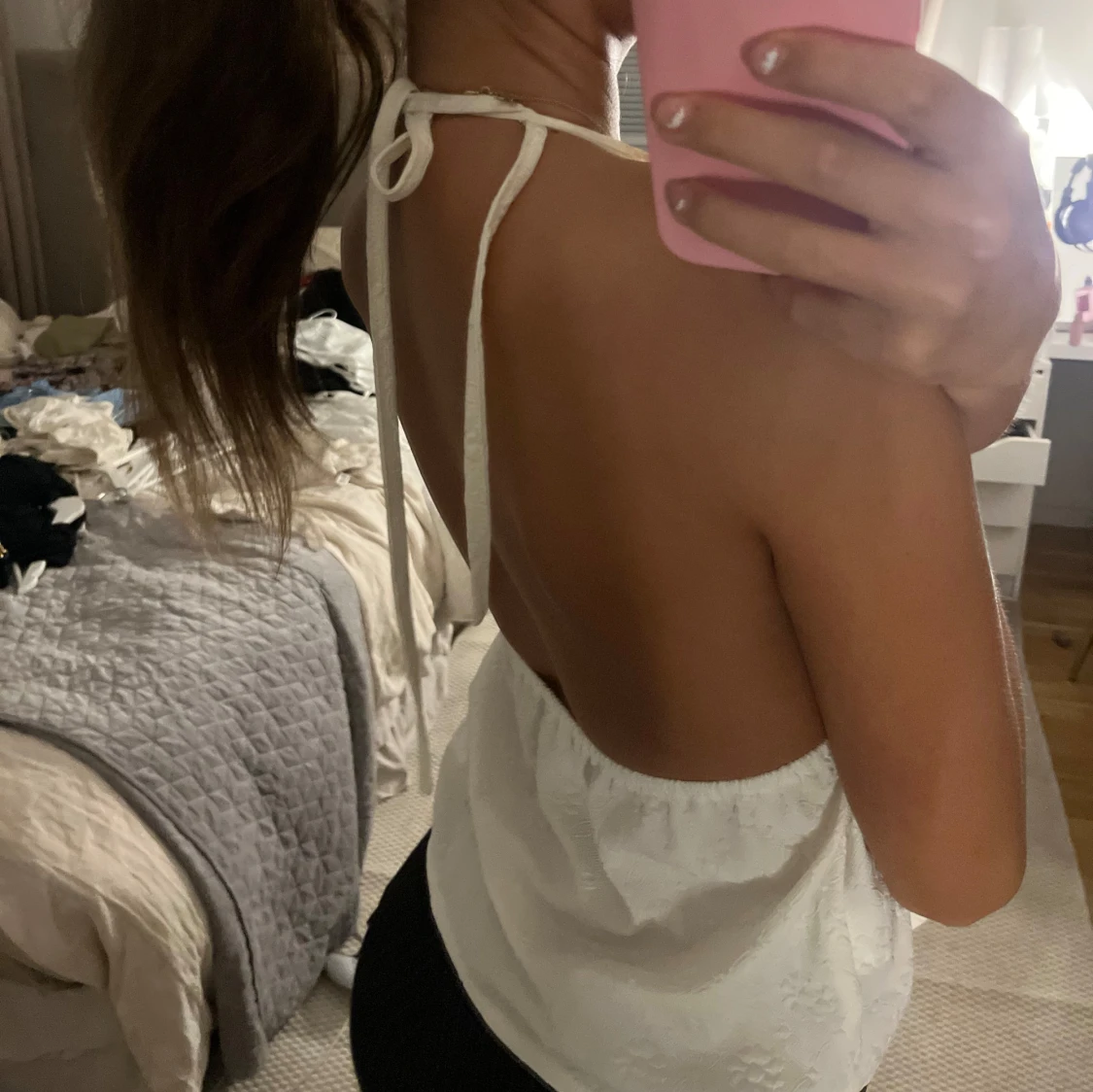 Vit blommig halterneck linnetopp - 2