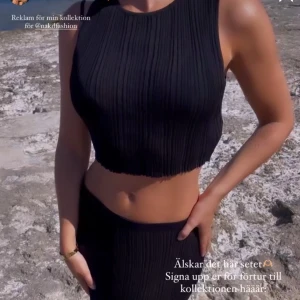 Moa Mattsson x Nakd - Svart set från Nakd använt Max 1 gång så i nyskick, egna bilder kan fixas 