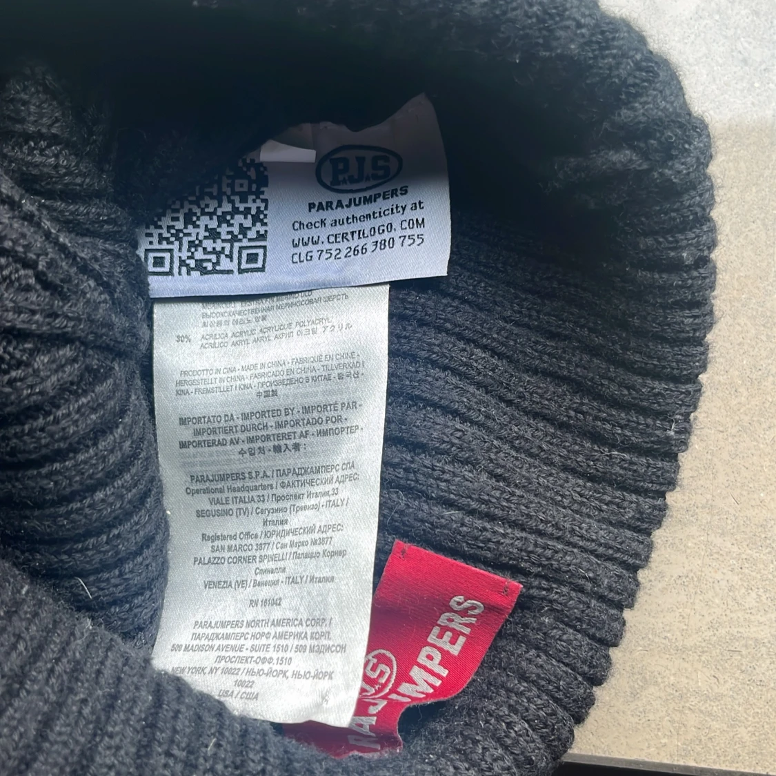 Svart ribbstickad mössa Parajumpers - 3