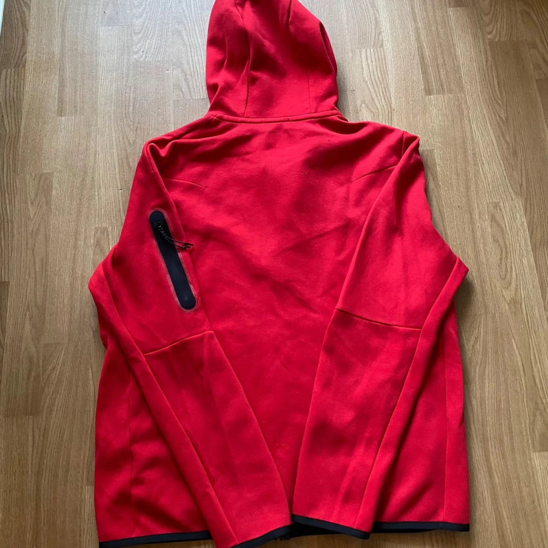 Röd Nike Tech Fleece hoodie - 1
