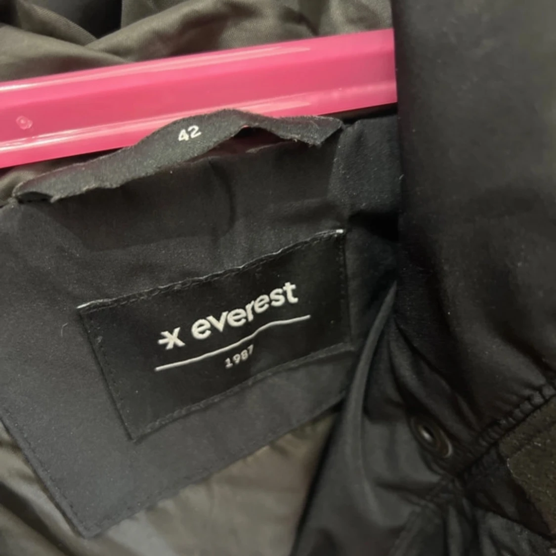 Svart pufferjacka från Everest - 1