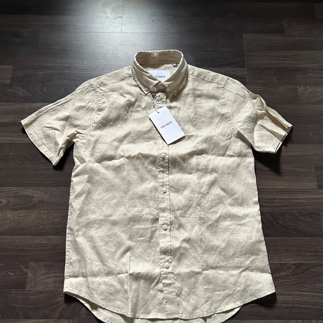 Beige linneskjorta från Les Deux str S