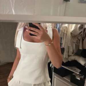 Zara Linné  - Storlek L. Ny med prislapp 
