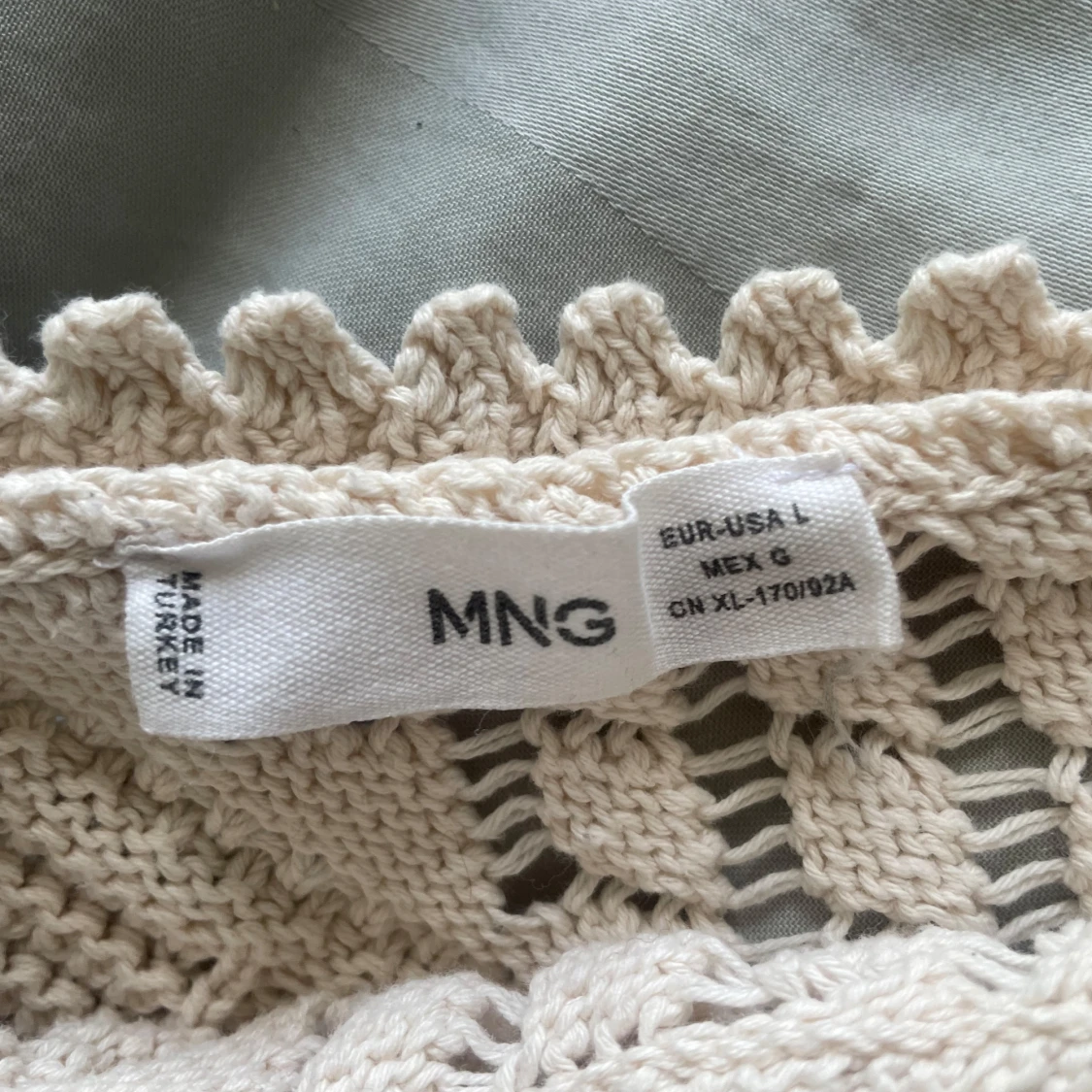 Stickad tröja - 2