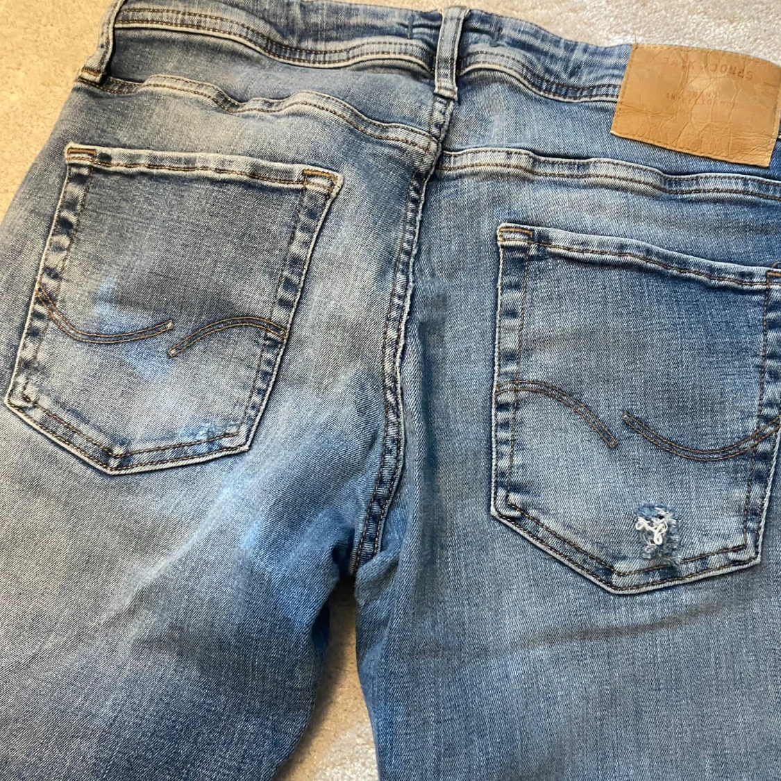 Jack n Jones jeans med slitningar - 2