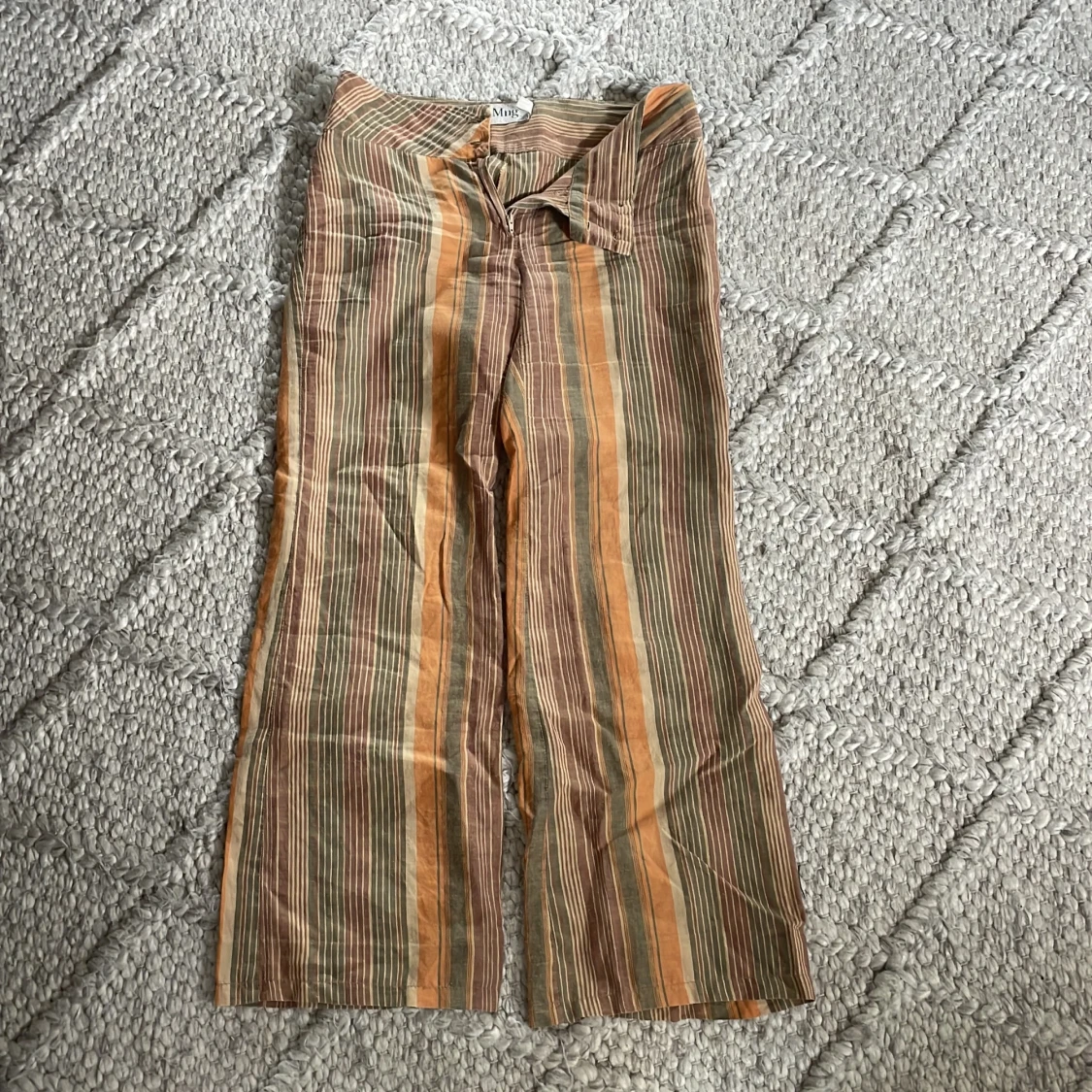 Randiga linnebyxor från mango - 3