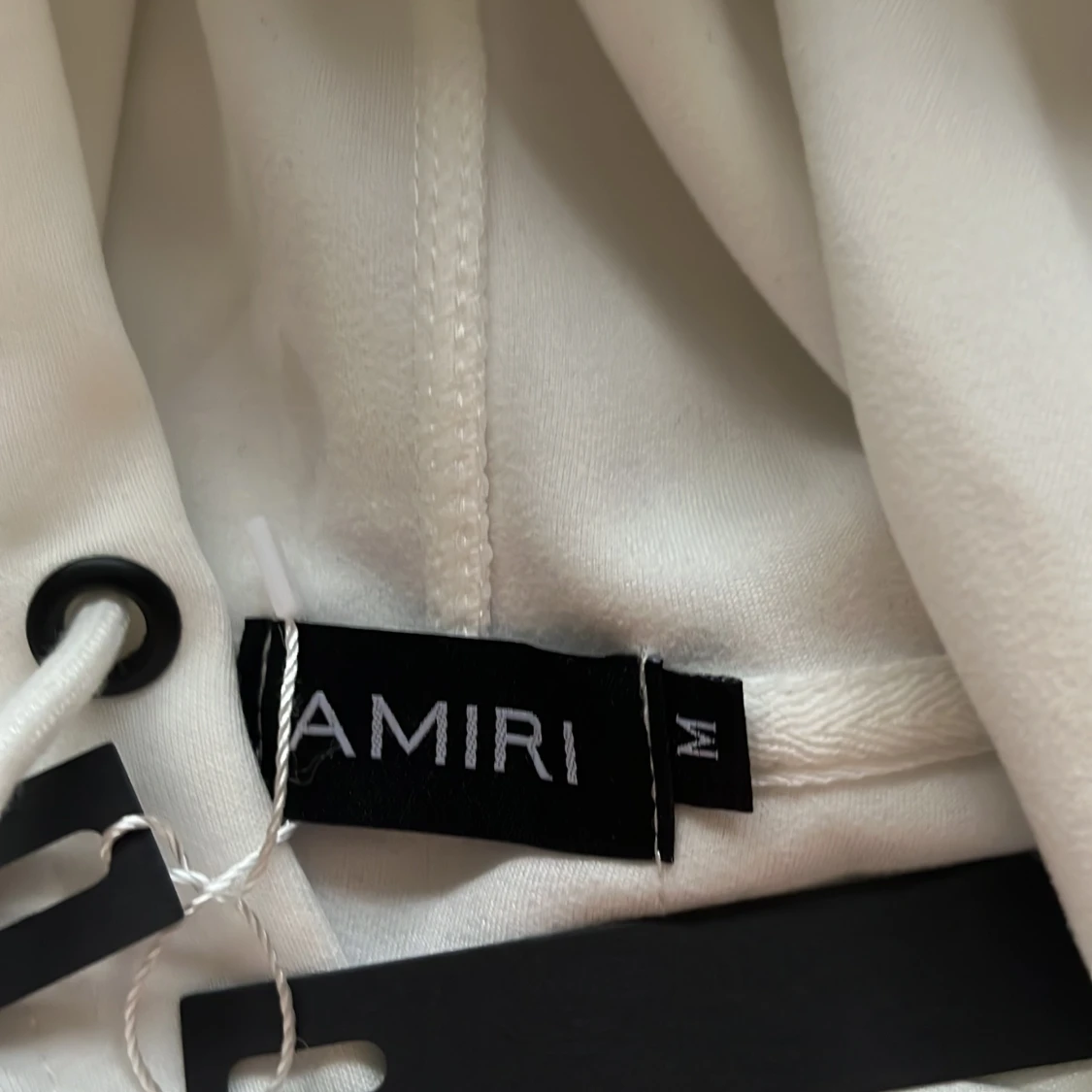 Vit hoodie från Amiri med tryck - 2