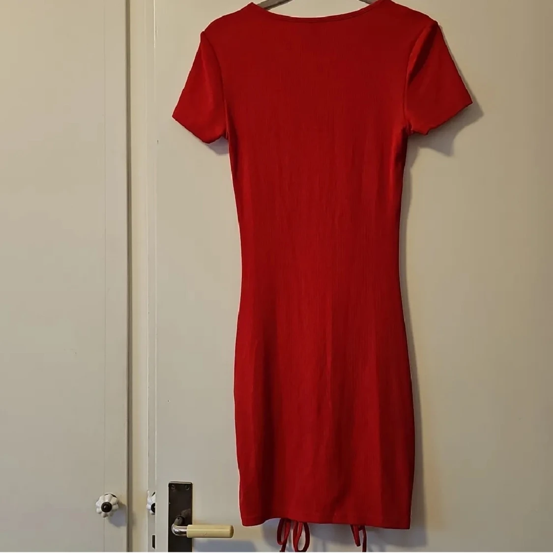 Röd kortklänning från H&M Divided - 1