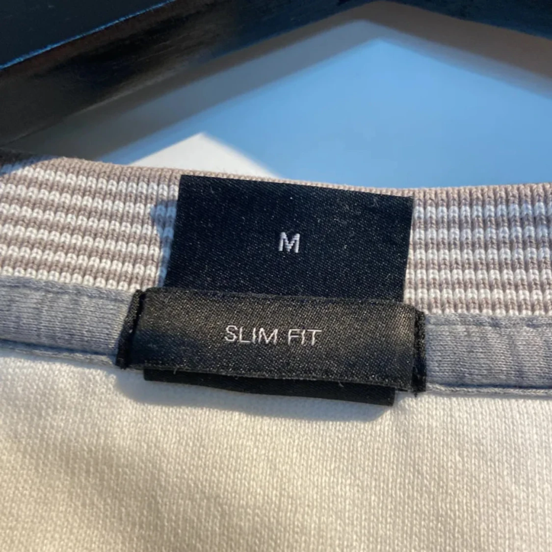 Vit slim fit tröja från Hugo Boss - 1