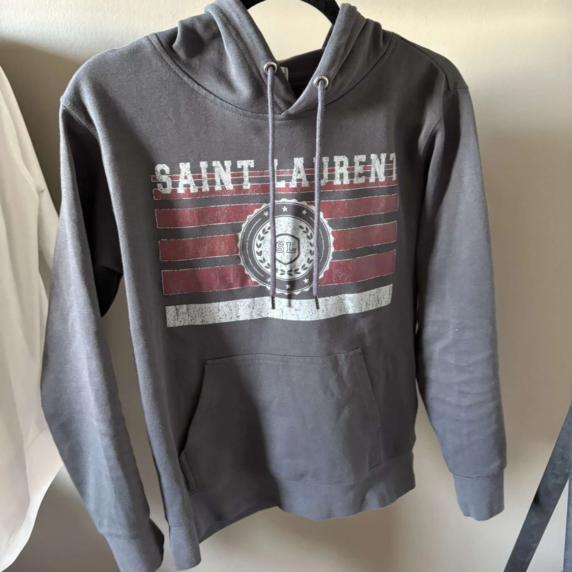 Grå Saint Laurent hoodie med tryck