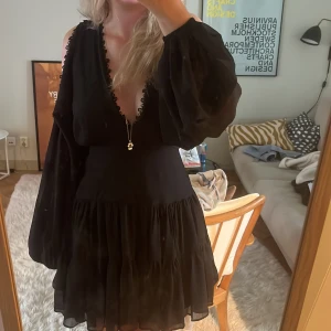 💕Sommarklänning💕 - Säljer min ursnygga nya klänning som tyvärr aldrig kom till användning. Skönt och luftigt material