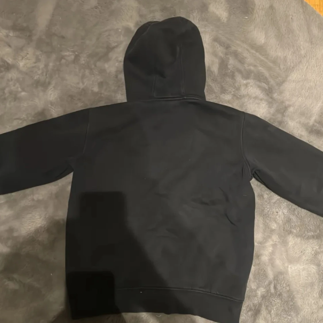 Svart hoodie från Sail Racing - 1