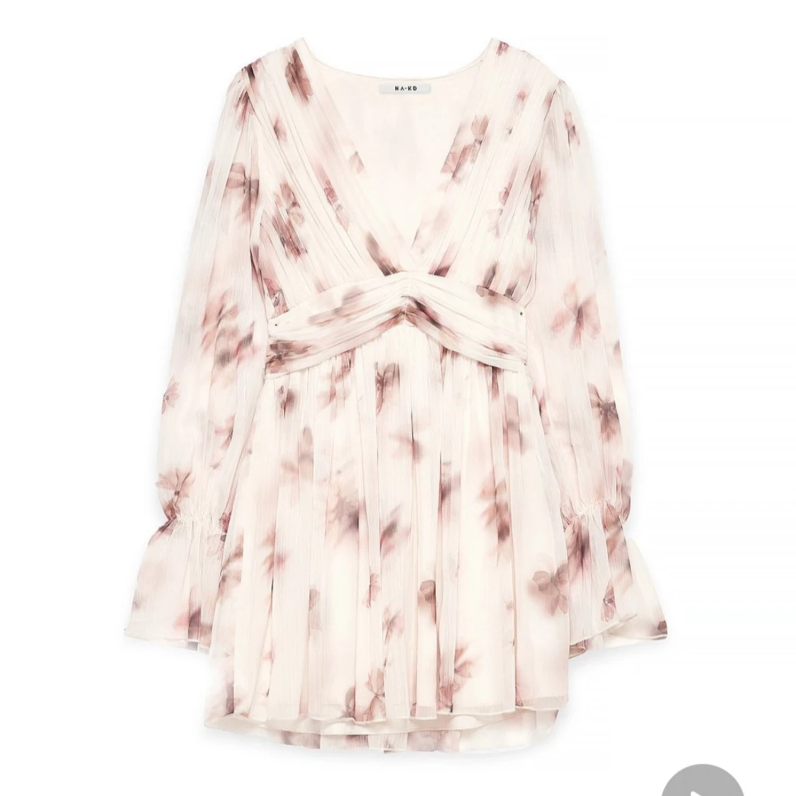 Blommig kortklänning från NA-KD - 1